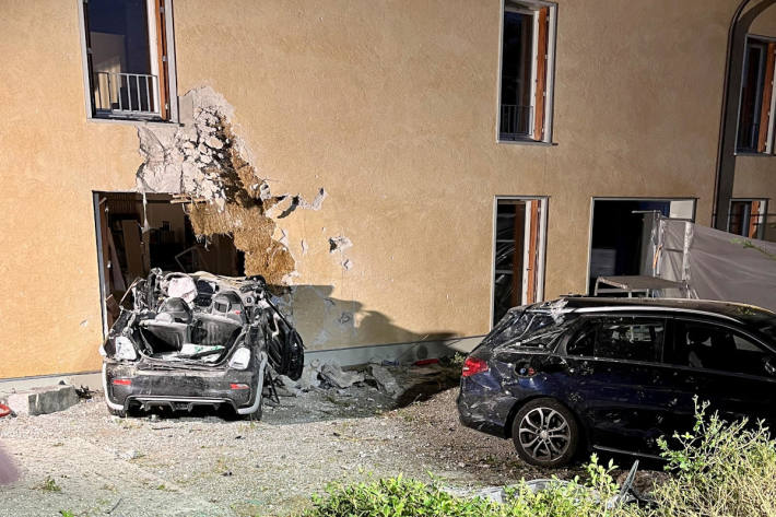 Der Fahrer wurde beim Unfall tödlich verletzt. 