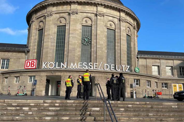 Polizei beendet gefährlichen Ausflug auf das Bahnhofsdach in Köln