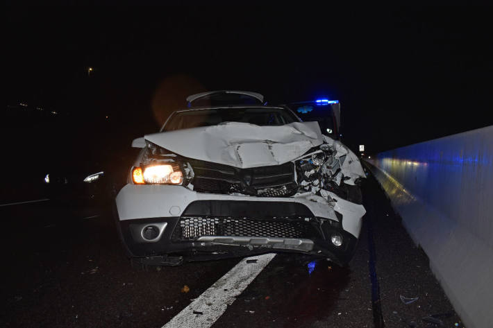  Auffahrunfall zwischen zwei Autos auf der A2