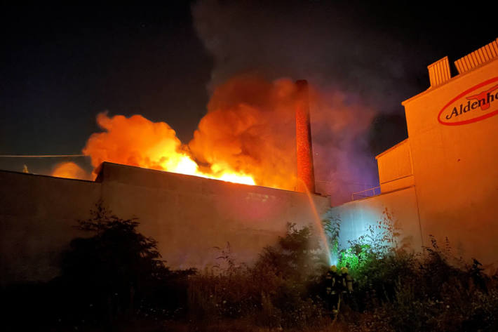  Bäckereibetrieb in wird bei Brand vollkommen zerstört in Gelsenkirchen