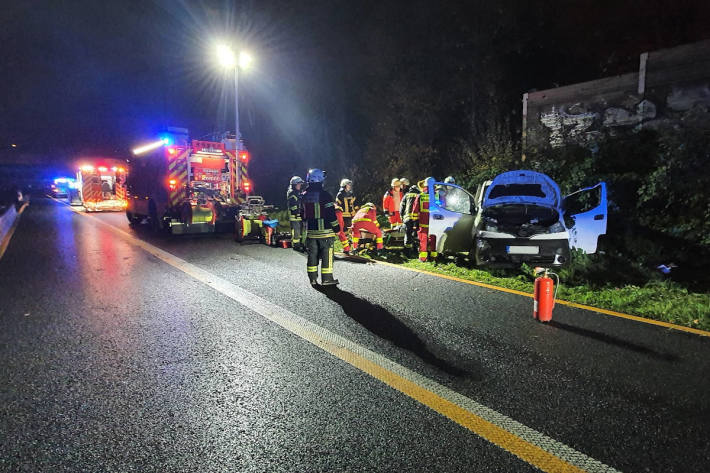 Ein Verletzter bei Verkehrsunfall auf der A40