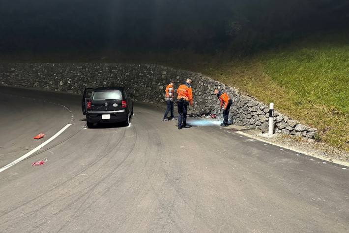 Der Radfahrer erlitt Verletzungen im Kopfbereich 