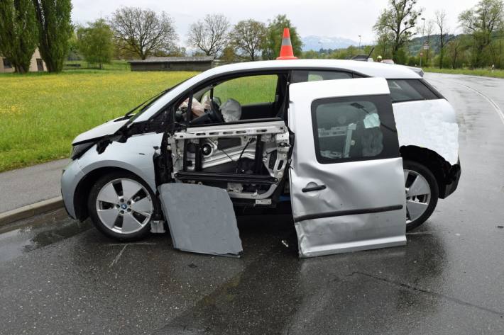 Kontrolle über Auto verloren und verunfallt.