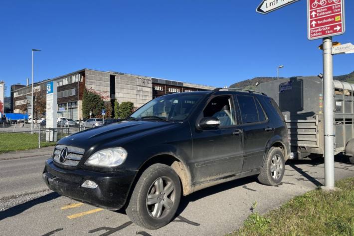 In Kaltbrunn hat gestern ein Autofahrer einen Mofalenker übersehen.