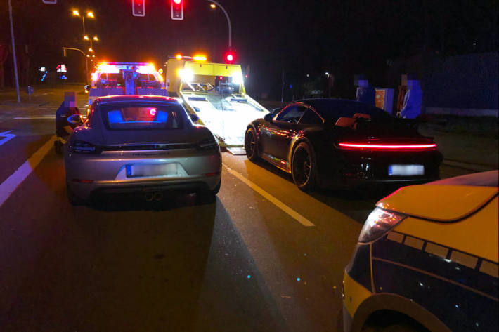 Zwei Porsche nach verbotenem Kraftfahrzeugrennen sichergestellt
