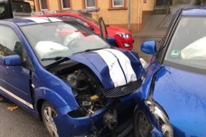 Unfallsituation auf der Hofenfelsstraße in Zweibrücken