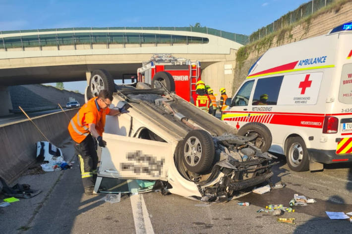 Verkehrsunfall mit Personenschaden auf der A5 bei Wolkersdorf