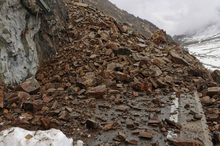 Ein Felsabbruch auf dem Sustenpass sorgt für Sorgen betreffend der rechtzeitigen Passöffnung mitte Juni 2023.