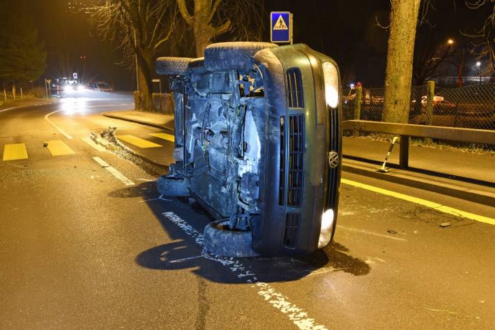 Der Lenker blieb unverletzt.