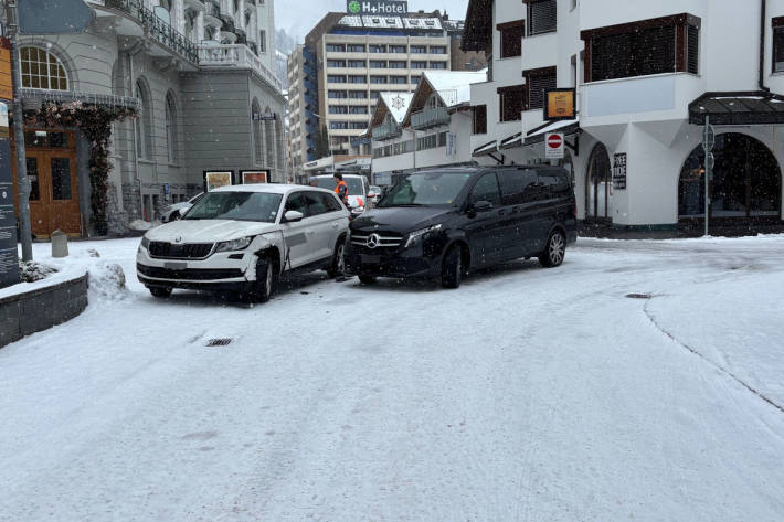 In Engelberg kam es zu einem Selbstunfall, wobei der Drogenschnelltest des Unfallfahrers positiv reagierte.