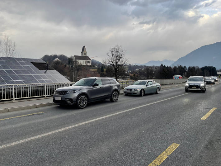 Auffahrunfall auf der Rheinbrücke in Bendern