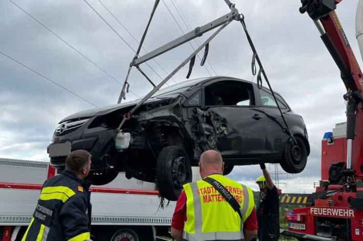 Der Mann geriet auf die Gegenfahrbahn und kollidierte mit einem Kühltransporter