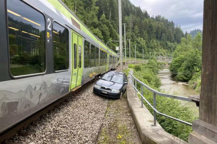 Bahnverkehr nach Kollision in Trubschachen BE unterbrochen