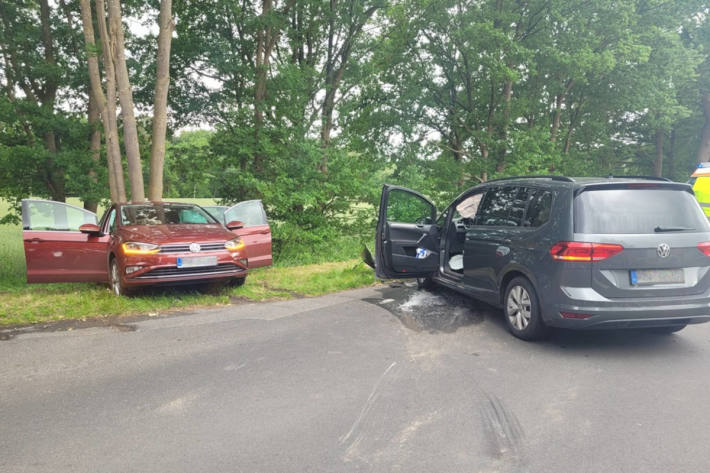 Unfall mit sieben Unfallbeteiligten auf der B430