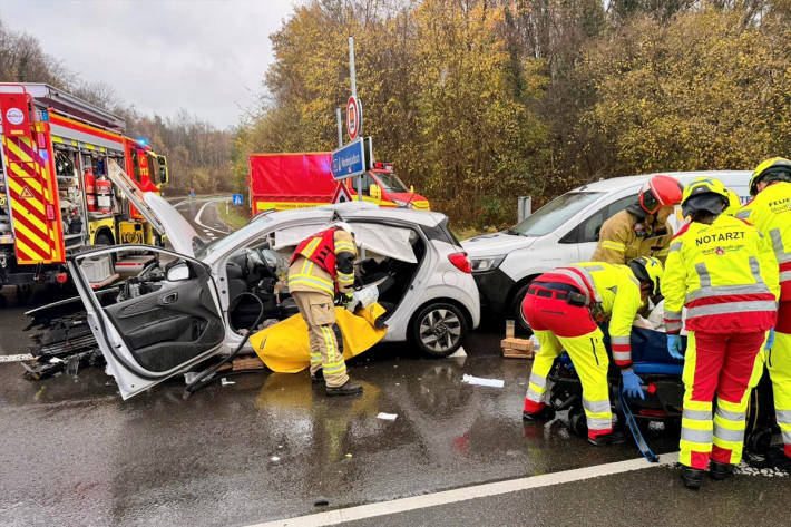 Der Unfall ereignete sich kurz vor der Auffahrt zur A44.