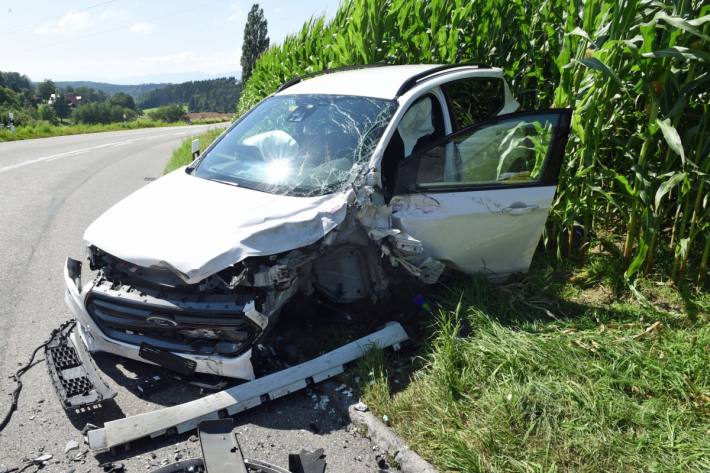 Eine Autolenkerin verletzte sich leicht.