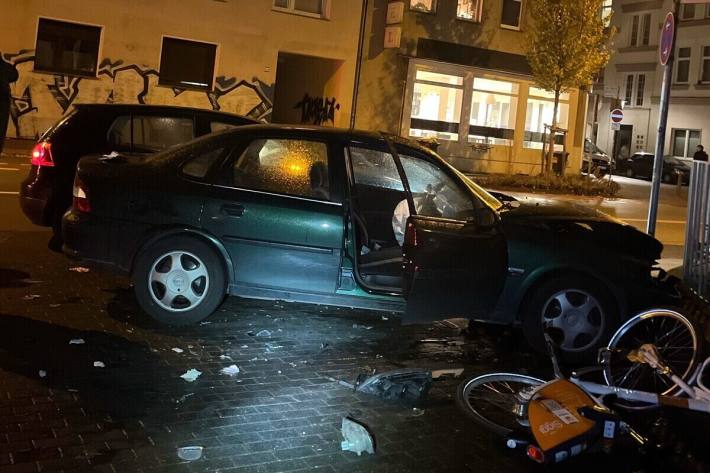 Der entstandene Sachschaden wird auf circa 10000 Euro geschätzt