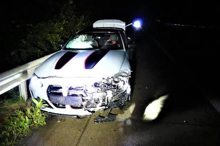 Der BMW M4 CSL wurde bei dem Unfall stark beschädigt.