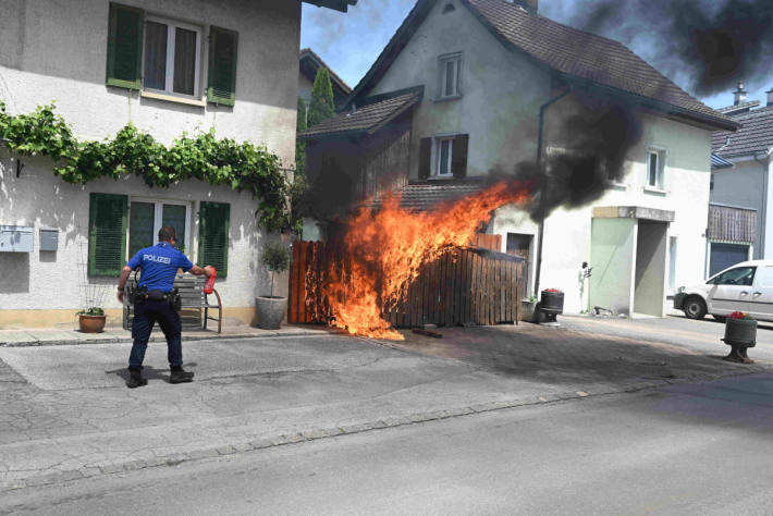 Grüncontainer in Diepoldsau in Brand geraten