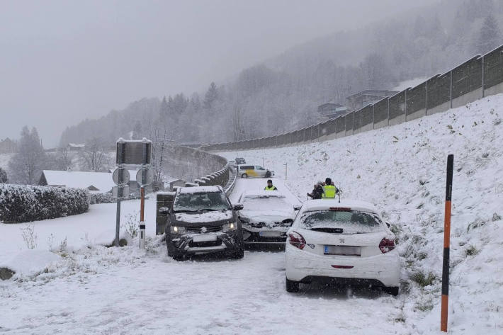 Eine 83-jährige Frau wurde verletzt ins Spital gebracht.