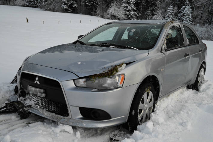 Auf Böschung überschlagen