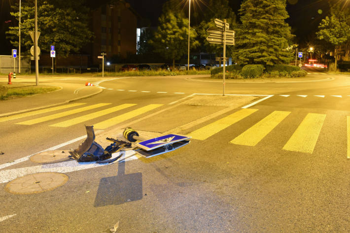 Verkehrssignal in Horw umgefahren