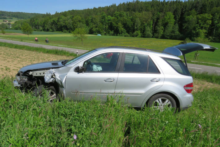 Der Ausweis des Fahrers im Mercedes wurde eingezogen.