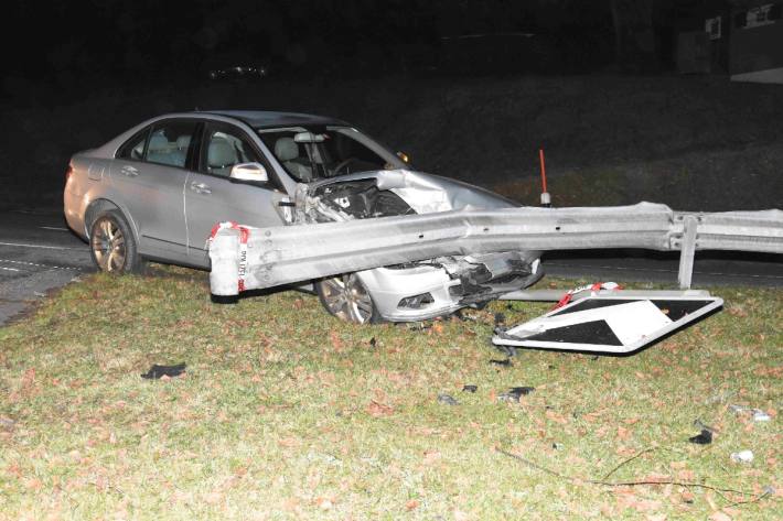 In Uetliburg SG kam es gestern zu einem heftigen Crash mit folgendem Totalschaden.