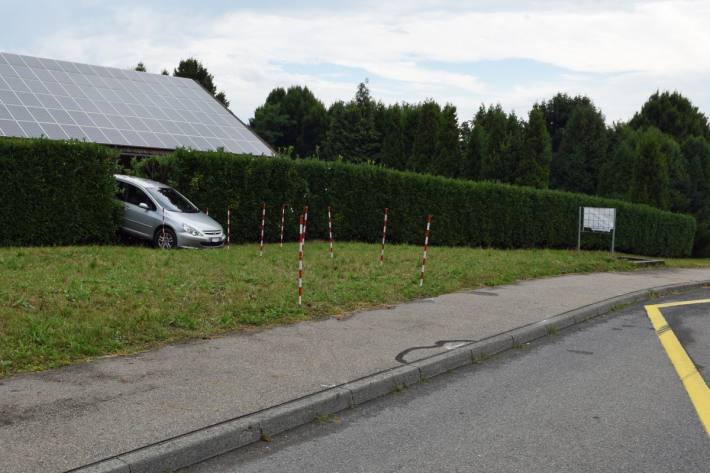 In Mauensee im Kanton Luzern kam es heute zu einer Kollision zwischen einem Auto und einem Linienbus.