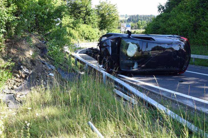 Beim Unfall heute in Sempach verletzte sich die 26-jährige Lenkerin.