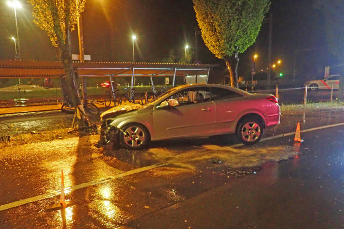 Fahrzeug nach Unfall in Märstetten