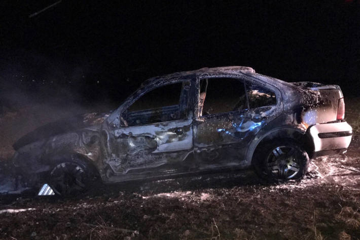 Pkw komplett ausgebrannt