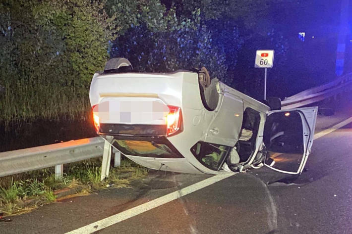 Fahrzeug mehrfach überschlagen auf der A3