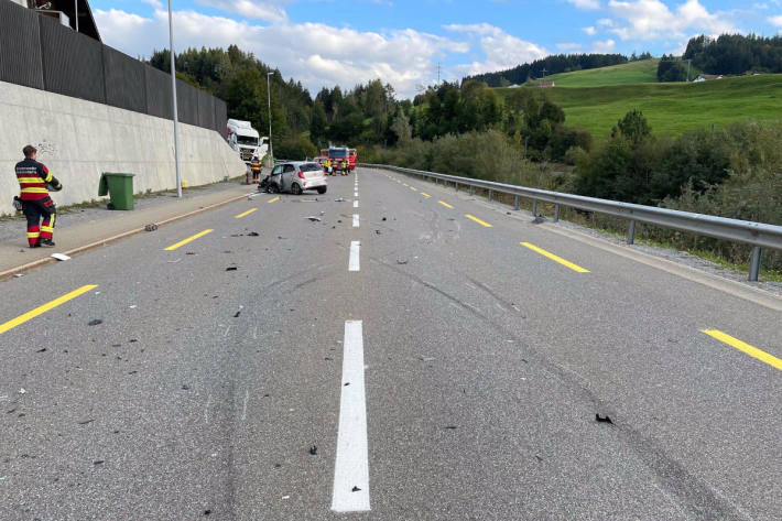 Autofahrer bei Frontalkollision verletzt