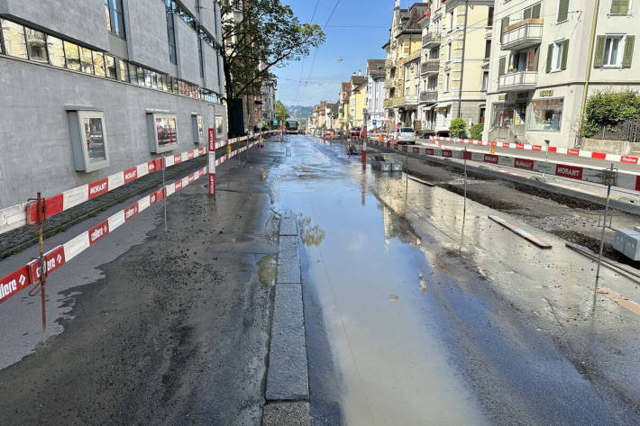 Wasserrohrbruch auf der Zürcher Strasse