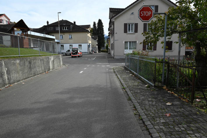 Kind auf Velo kollidiert mit Auto in Ebnat-Kappel