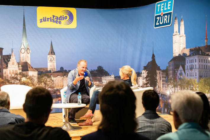 Michel Péclard beim Talk mit Patricia Boser 