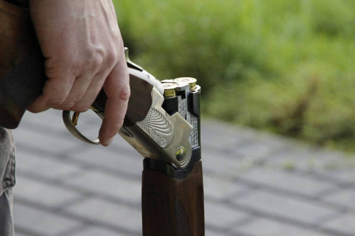 Tankstelle in Paderborn mit Gewehr überfallen