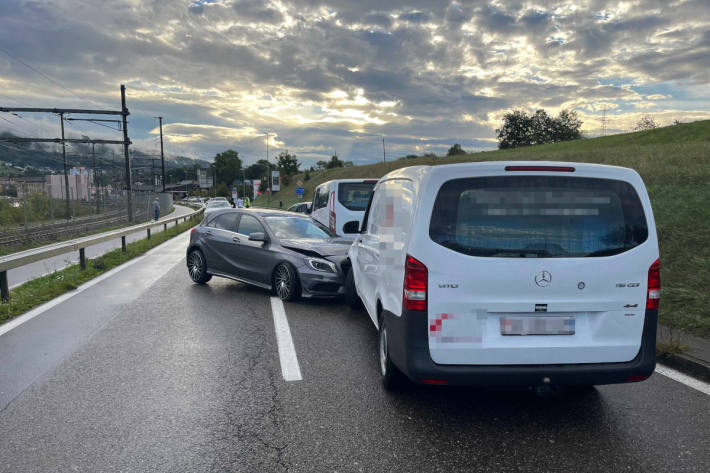 Heftige Frontalkollision fordert eine verletzte Person 