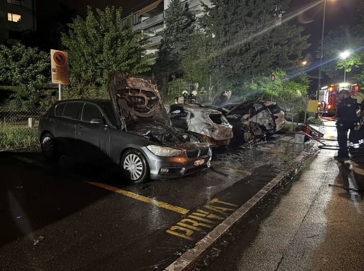 An allen Personenwagen entstand Totalschaden