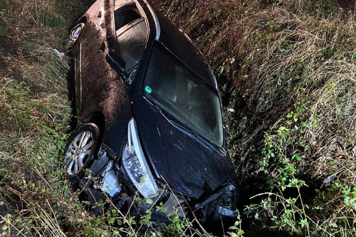 Der Fahrer wurde im Fahrzeug eingeschlossen.
