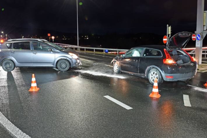 Der Sachschaden beträgt rund 9'000 Franken.