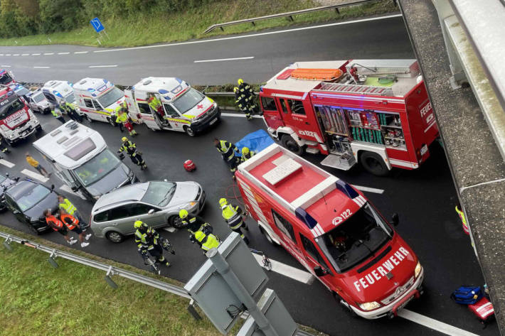 Die 53-jährige Beifahrerin starb.