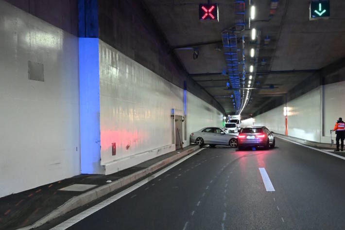 Frontalcrash im Rosenbergtunnel