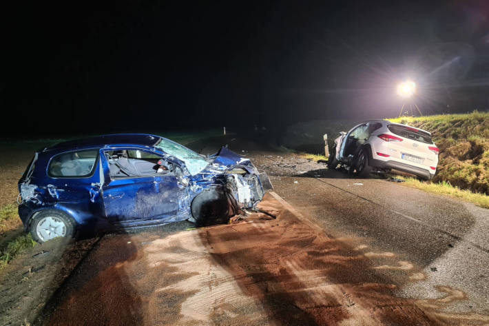 Verkehrsunfall mit schwerverletzten Personen in Dierbach