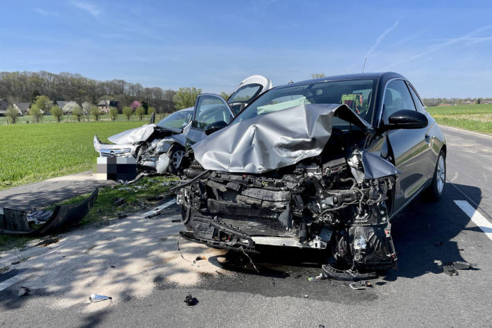 Verkehrsunfall mit zwei PKW