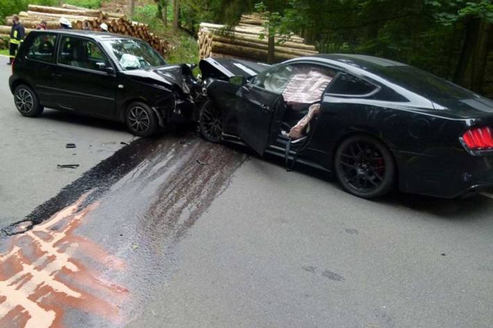 Der VW prallte nahezu frontal in den entgegenkommenden Ford in Lübbecke