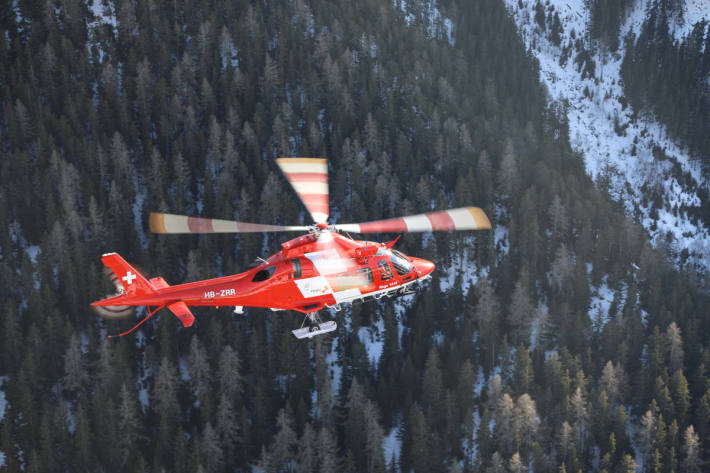 5-Jähriger verletzt sich bei einem 9 Meter-Sturz schwer in Kollbrunn ZH.