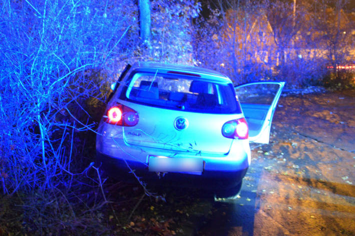 Flucht endet mit Unfall