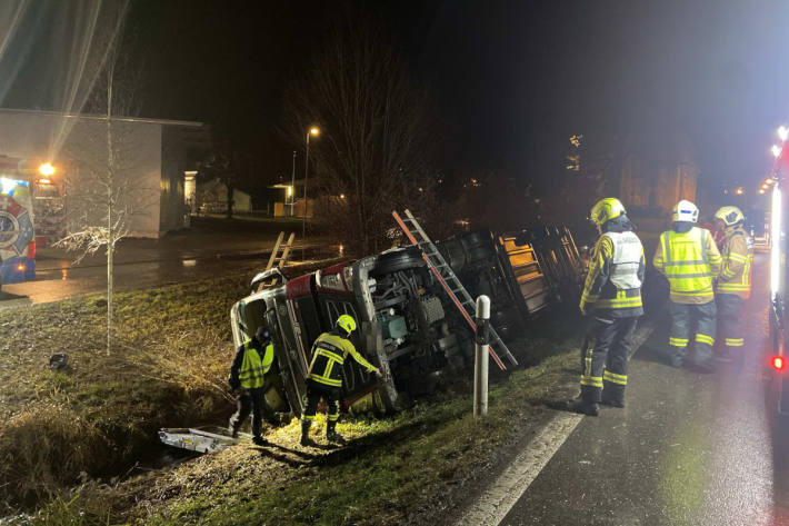 Betrunkener Lastwagenfahrer verunfallt